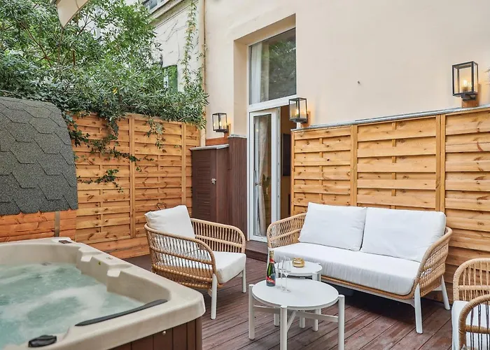 Luxueuse Avec Jardin Privé Sauna Et Jacuzzi Appartement Paris